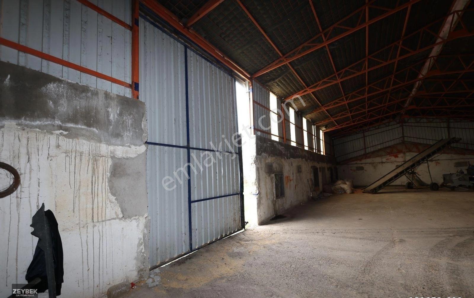 Zeybek Emlaktan Tırnova Mah. 900m2 Kiralık Depo - Görsel 16