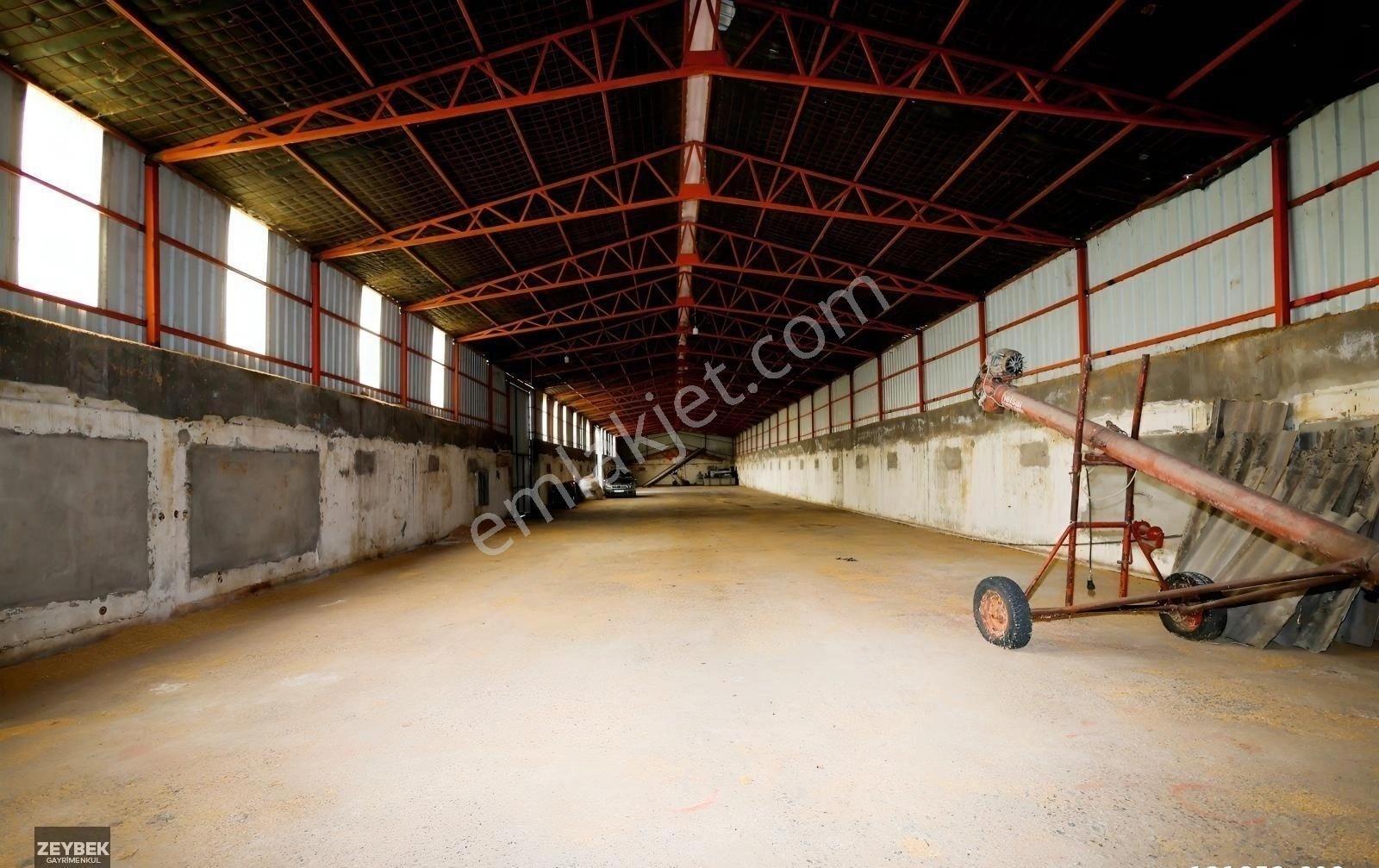 Zeybek Emlaktan Tırnova Mah. 900m2 Kiralık Depo - Görsel 34