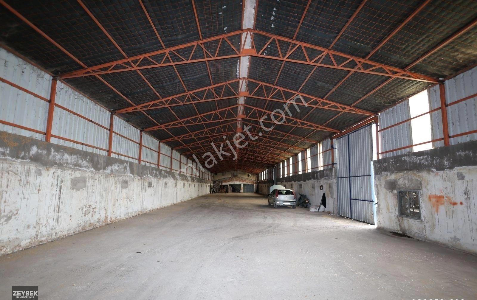 Zeybek Emlaktan Tırnova Mah. 900m2 Kiralık Depo - Görsel 12