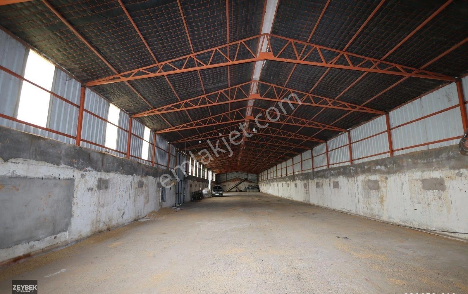Zeybek Emlaktan Tırnova Mah. 900m2 Kiralık Depo - Görsel 5