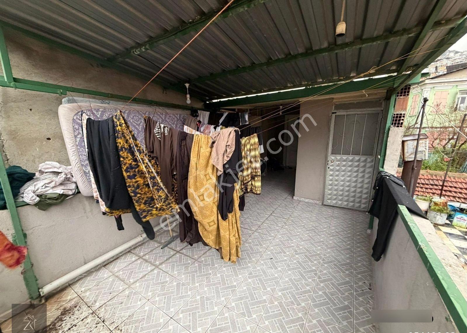 Konak Abdullahefendi Mahallesinde Müstakil 3kat Satılık Ev - Görsel 28