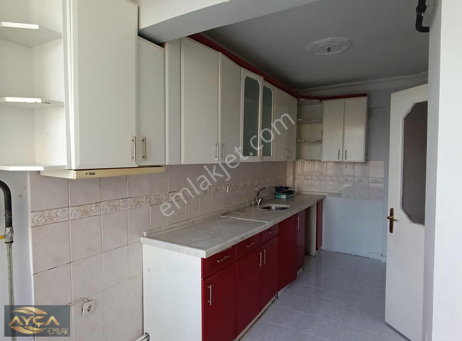 Tugay Ve Yeni Adliyeye Yürüme Mesafesinde 3+1 Daire En Üst Kat - Görsel 2