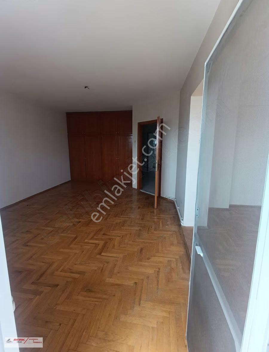 Tekirdağ Süleymanpaşa Yavuz Mh'de Kiralık 3+1 Arakat Daire - Görsel 3