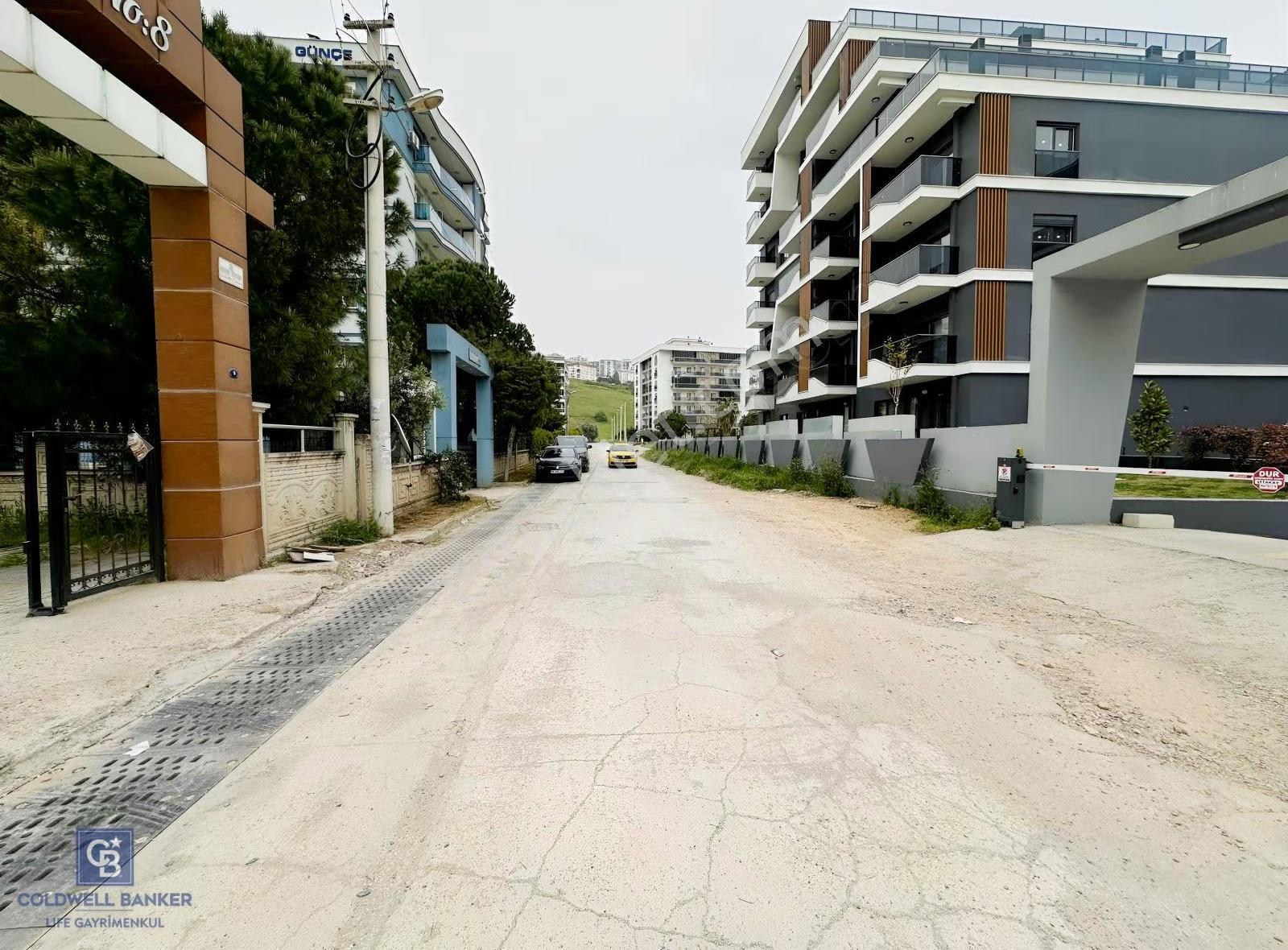 Çiğli Balatçık Katip Çelebi Üni Yakını Azel Deluxete Bahçeli 1+1 - Görsel 30