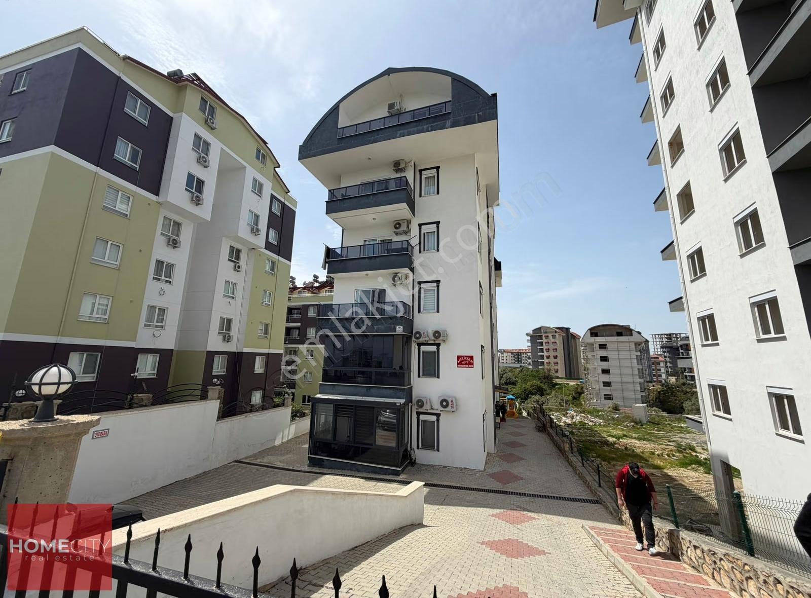 Alanya Avsallar 2+1 100m2 Masrafsız Fırsat Daire Lüks Aktiviteli