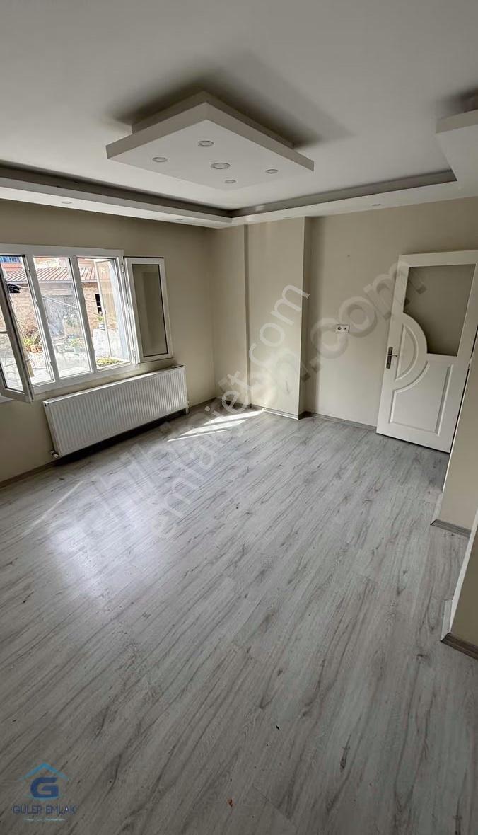 Pazartesi Pazarı Yakını Tek Daire Zemin Üstü Yeni Kiralık Daire