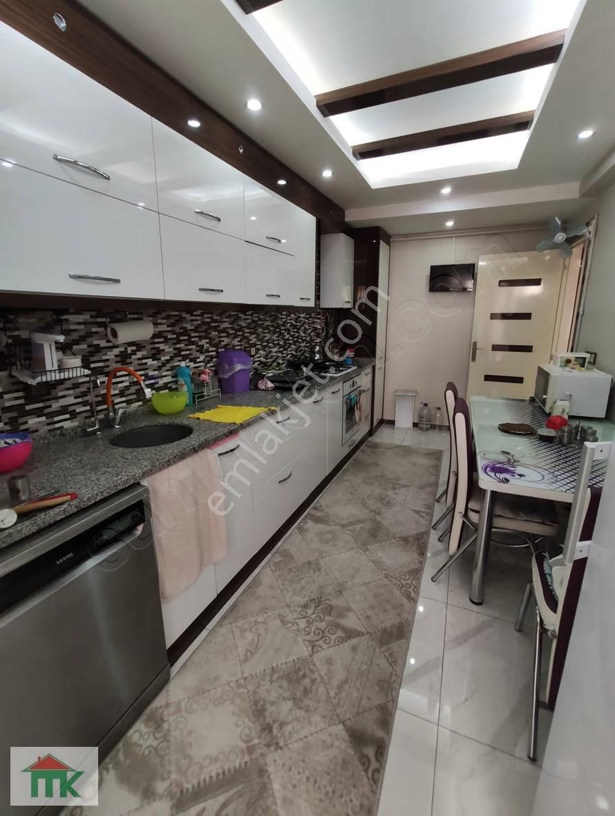 Mk'dan Atatürk Caddesi Arka Sokağı Full Kredi Satılık 3+1 Daire