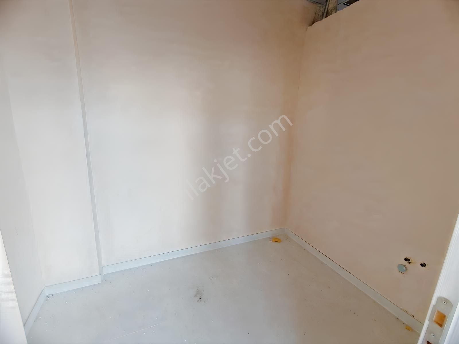Remax Hür Söğütlü Aıle Sağlığı Merkezı Karşısında Satılık Dükkan - Görsel 7
