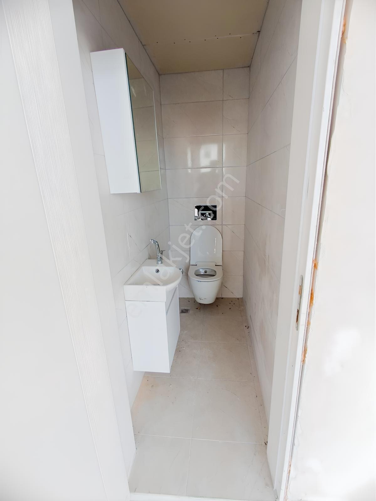 Remax Hür Söğütlü Aıle Sağlığı Merkezı Karşısında Satılık Dükkan - Görsel 8