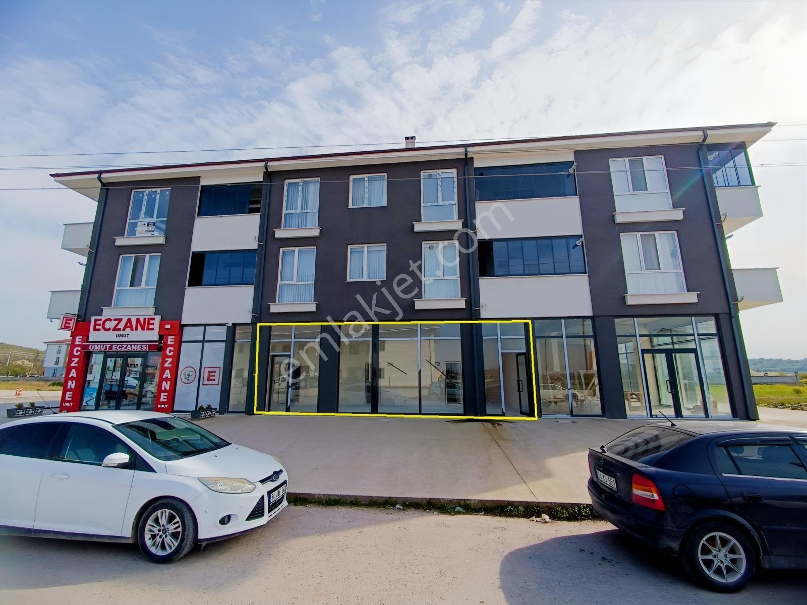 Remax Hür Söğütlü Aıle Sağlığı Merkezı Karşısında Satılık Dükkan
