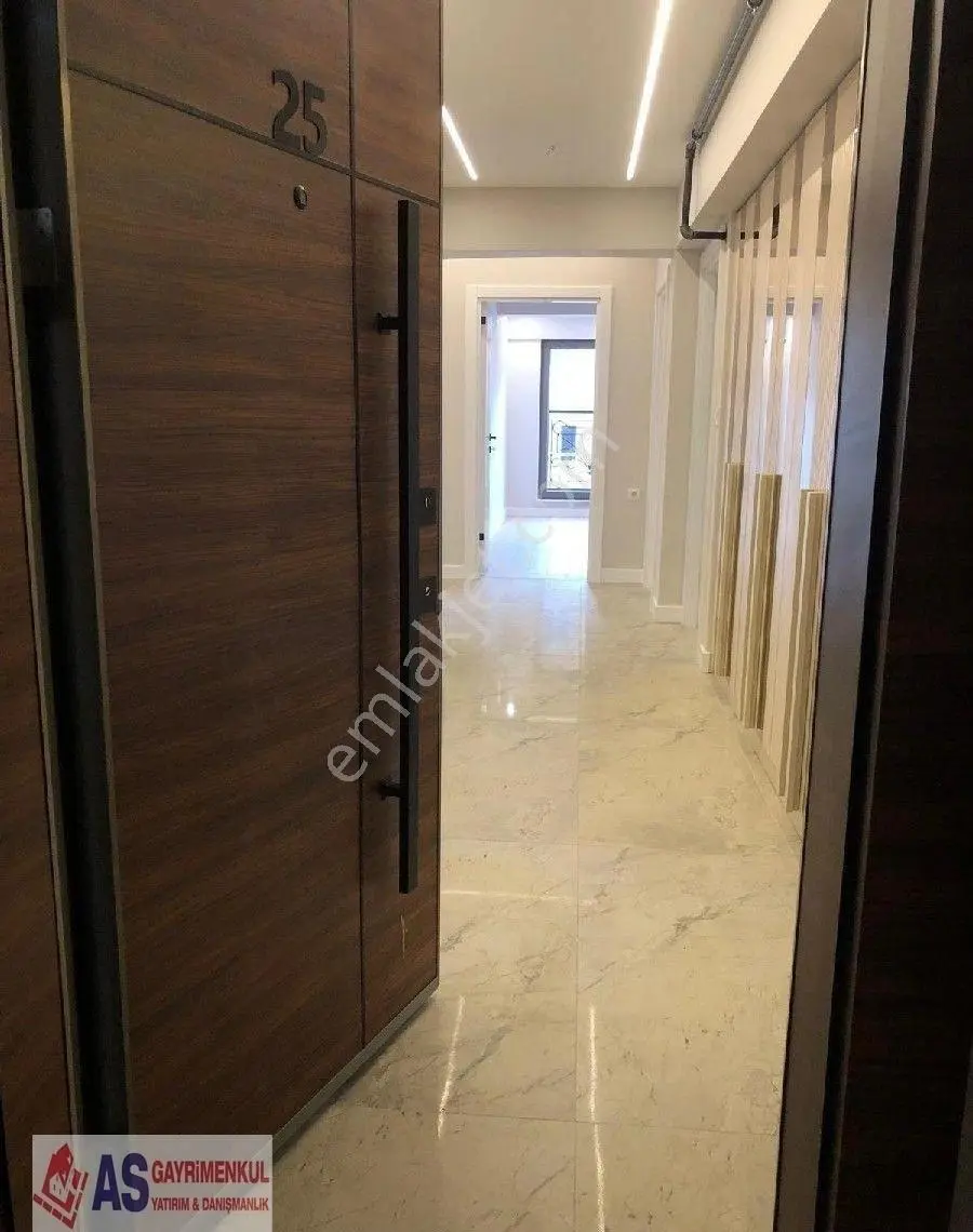 Bahçelievler De Ara Kat , Ebeveyn Banyolu,kiler,giyinme Odalı, Bağımsız Mutfalı 4+1 Daire