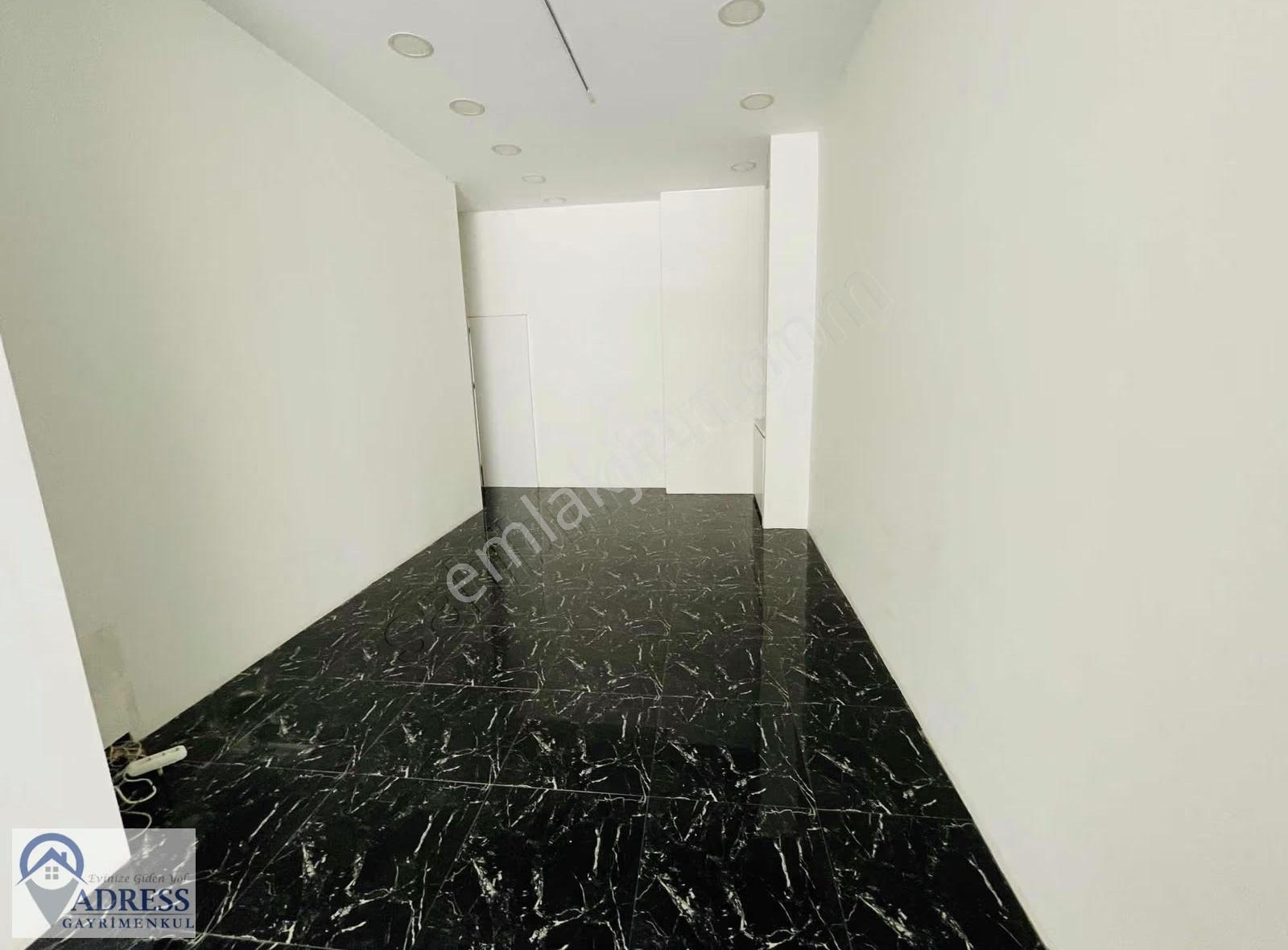 Caddebostan Cemil Topuzlu Caddesinde Kiralık Mağaza - Görsel 6