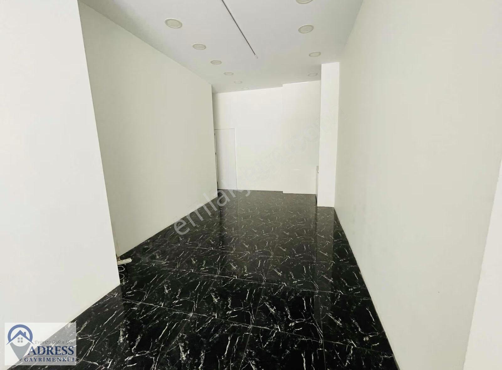 Caddebostan Cemil Topuzlu Caddesinde Kiralık Mağaza - Görsel 19