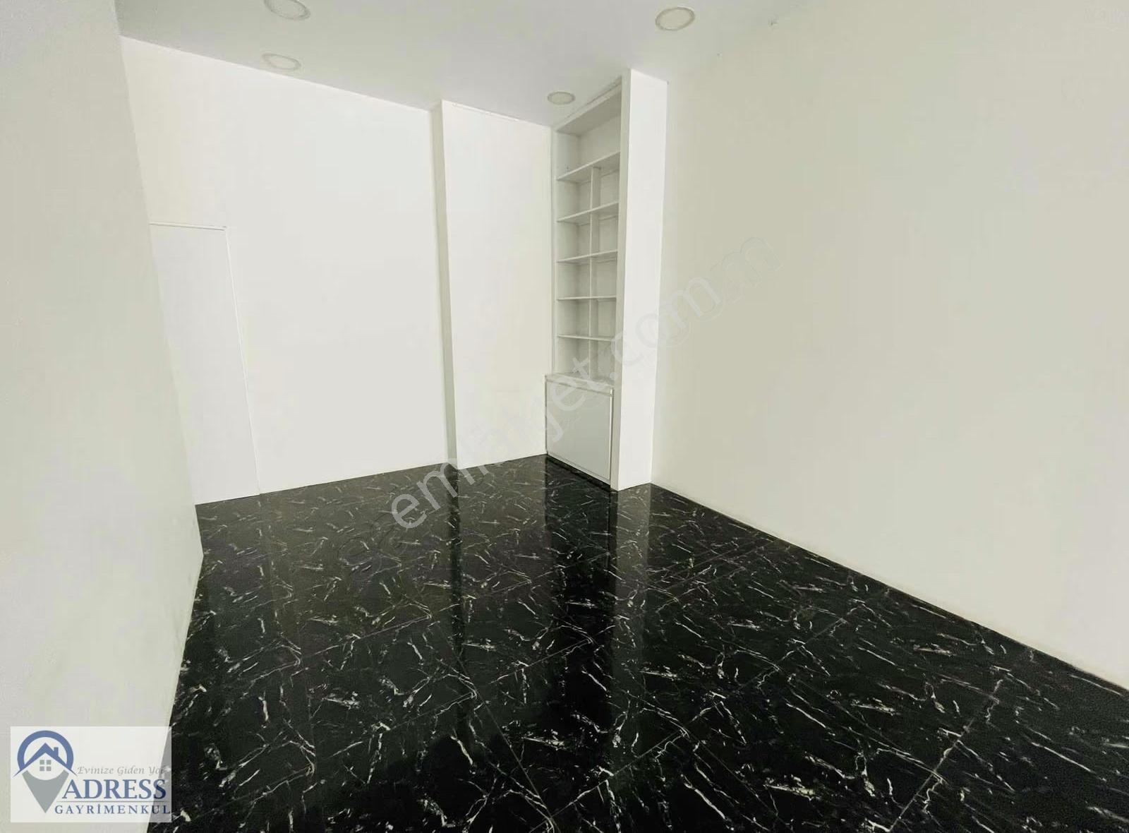 Caddebostan Cemil Topuzlu Caddesinde Kiralık Mağaza - Görsel 18