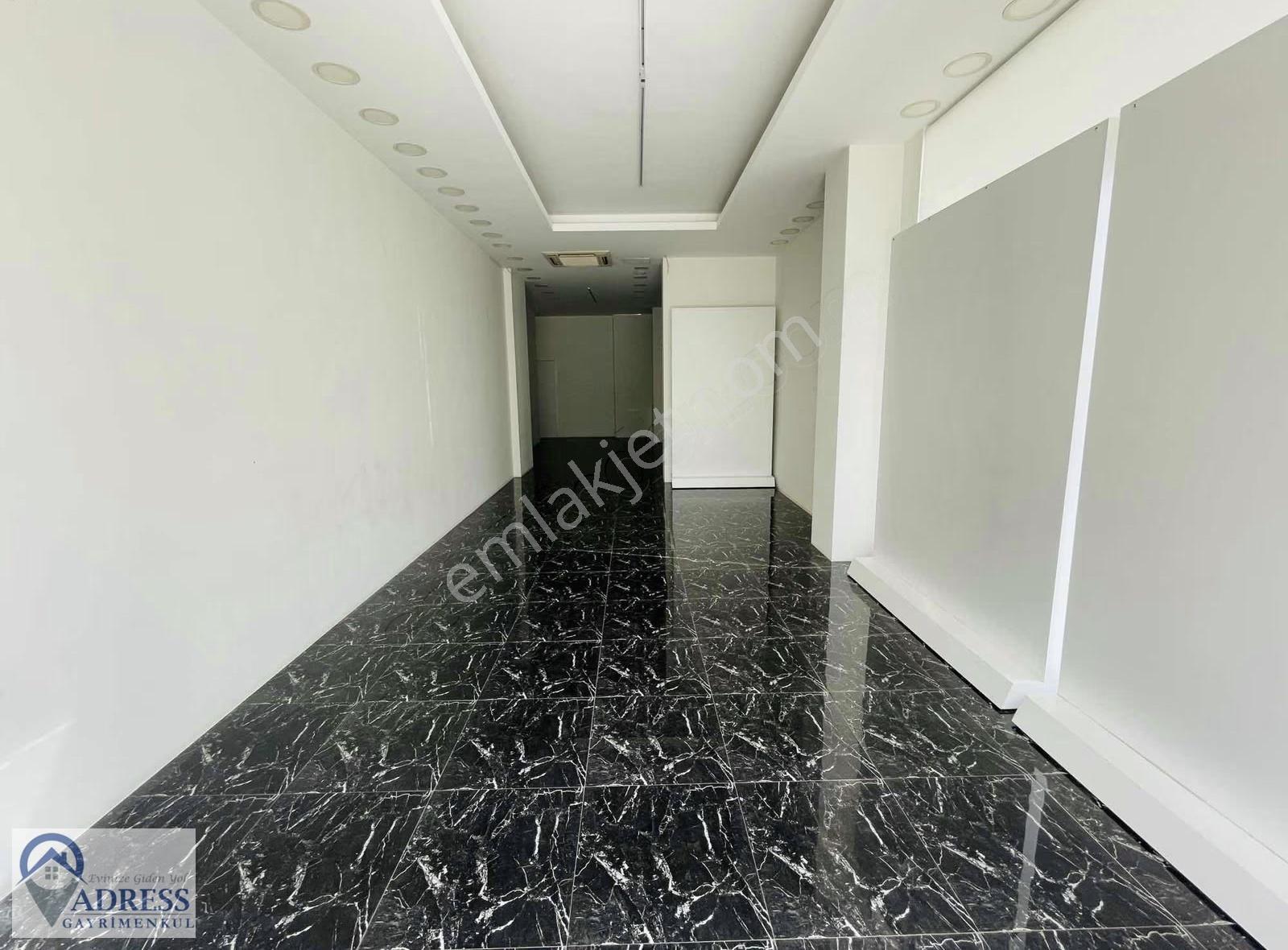 Caddebostan Cemil Topuzlu Caddesinde Kiralık Mağaza - Görsel 2