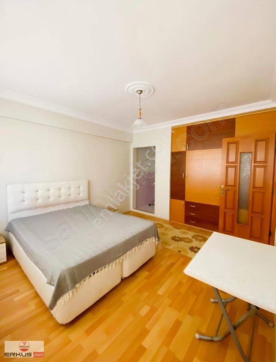Denizli Tokat Caddesinde Geniş Balkonlu Eşyalı 2+1 Kiralık Daire - Görsel 3