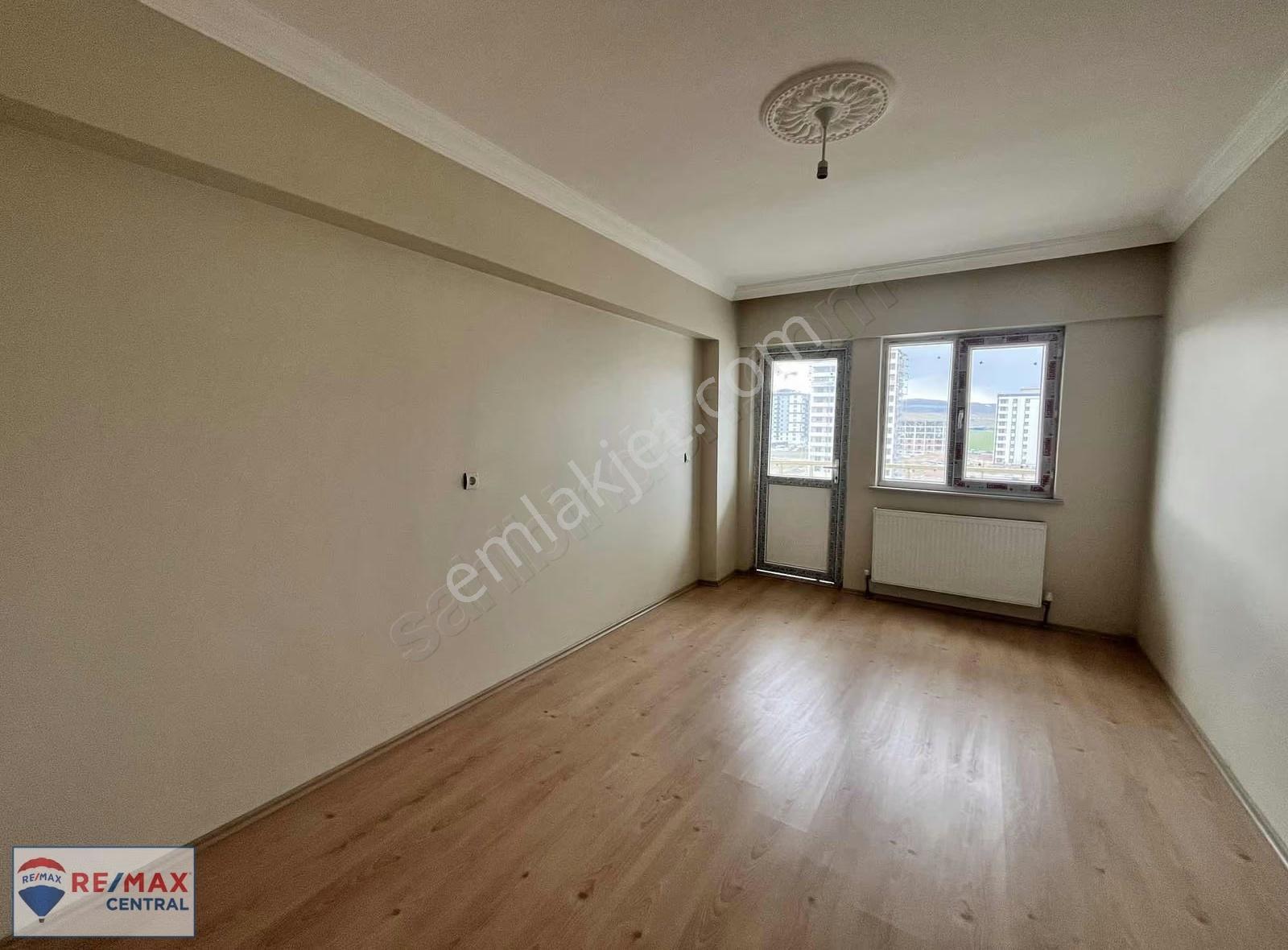 Remax Centralden Şeyhşamil'de Satılık Cadde Üstü Kilerli 3+1 - Görsel 9