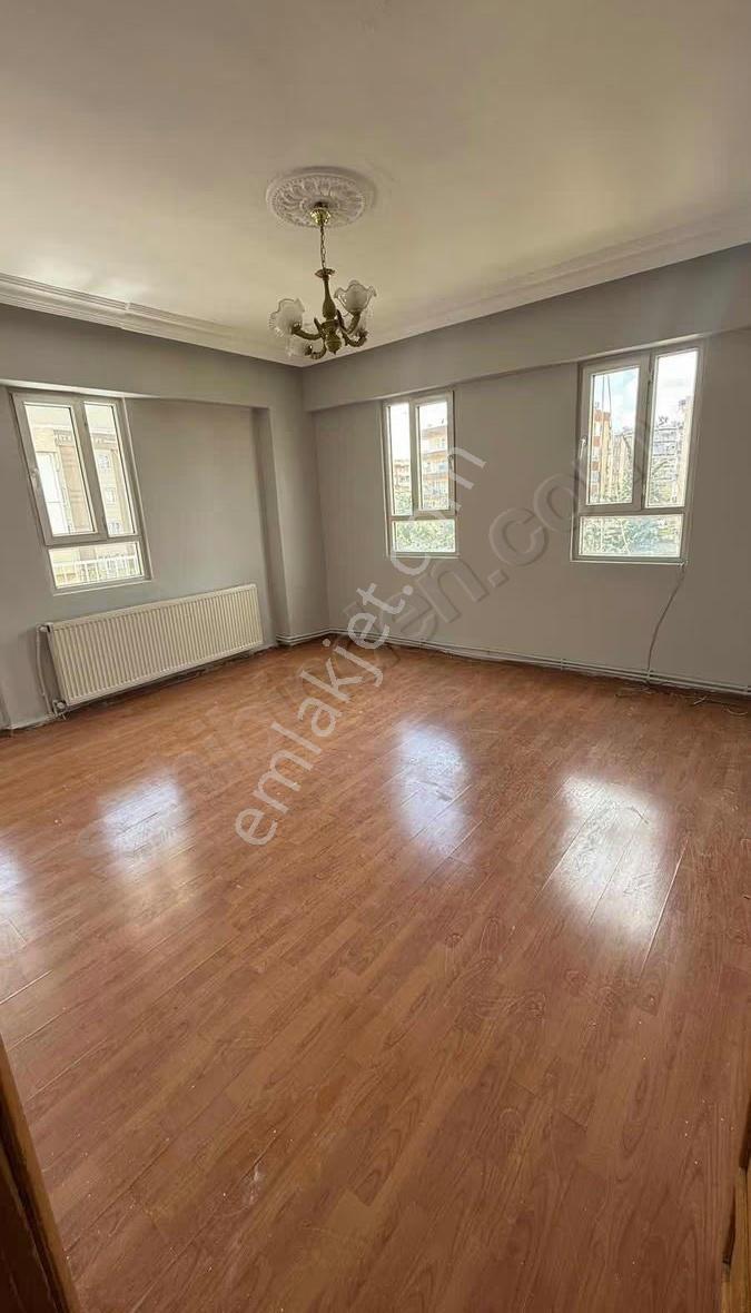 Akdem Emlaktan Kiralık 3+1 Daire - Görsel 11