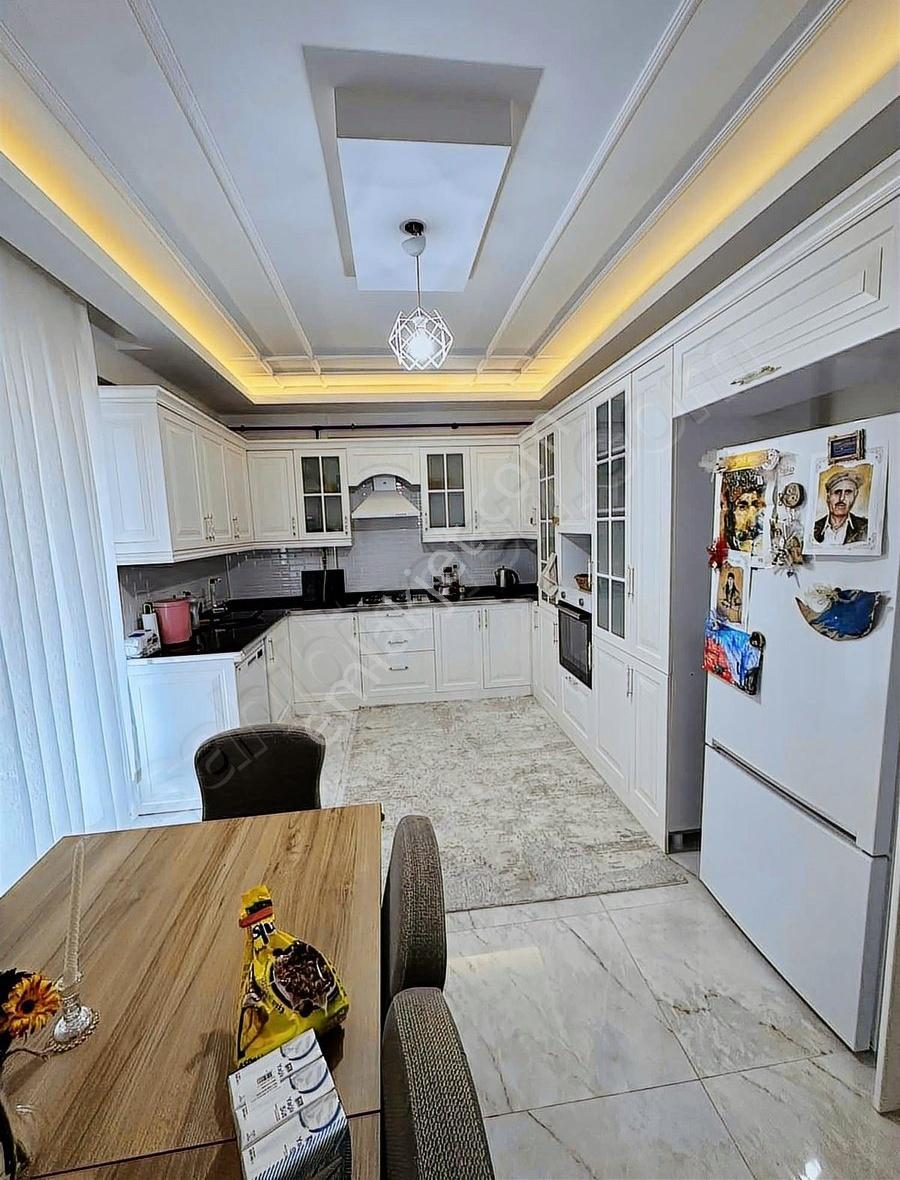 Mastfroş Caddesinde Satılık 2+1 Daire