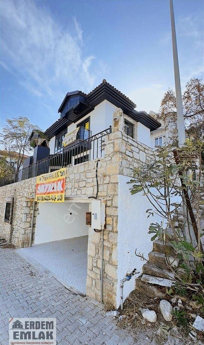 Datça İskele Merkezde Deniz Manzaralı Villa - Görsel 5