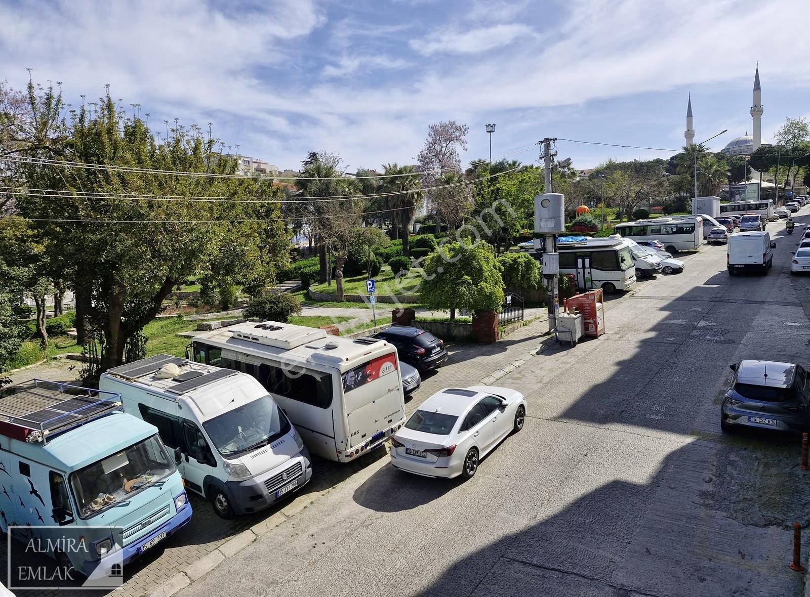 Deniz Ve Park Manzaralı 3+1 130m2 Bakımlı Ara Kat Köşe Daire - Görsel 14
