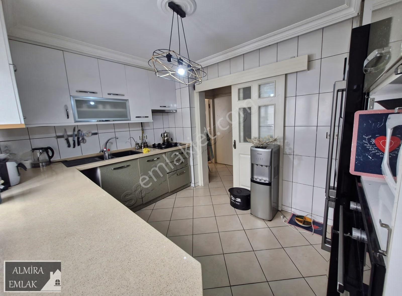 Deniz Ve Park Manzaralı 3+1 130m2 Bakımlı Ara Kat Köşe Daire - Görsel 6