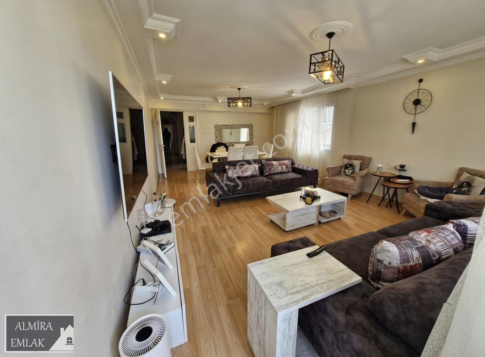 Deniz Ve Park Manzaralı 3+1 130m2 Bakımlı Ara Kat Köşe Daire - Görsel 16