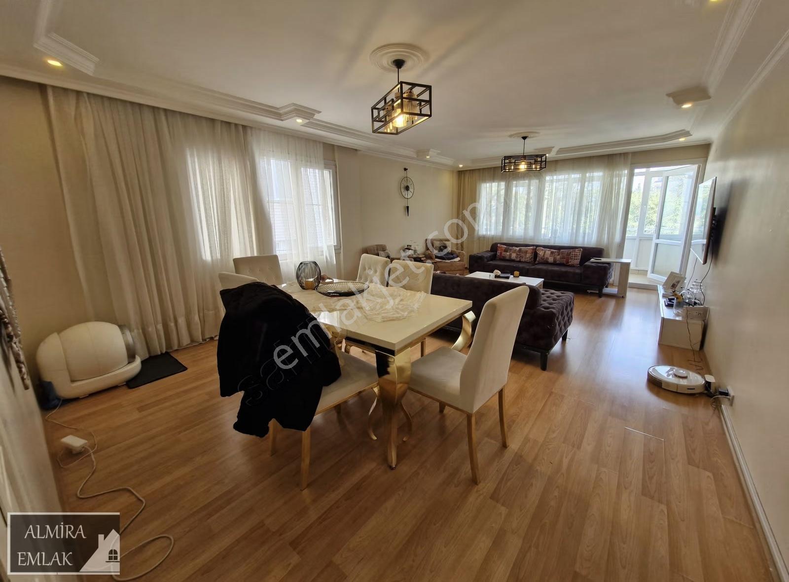 Deniz Ve Park Manzaralı 3+1 130m2 Bakımlı Ara Kat Köşe Daire - Görsel 15