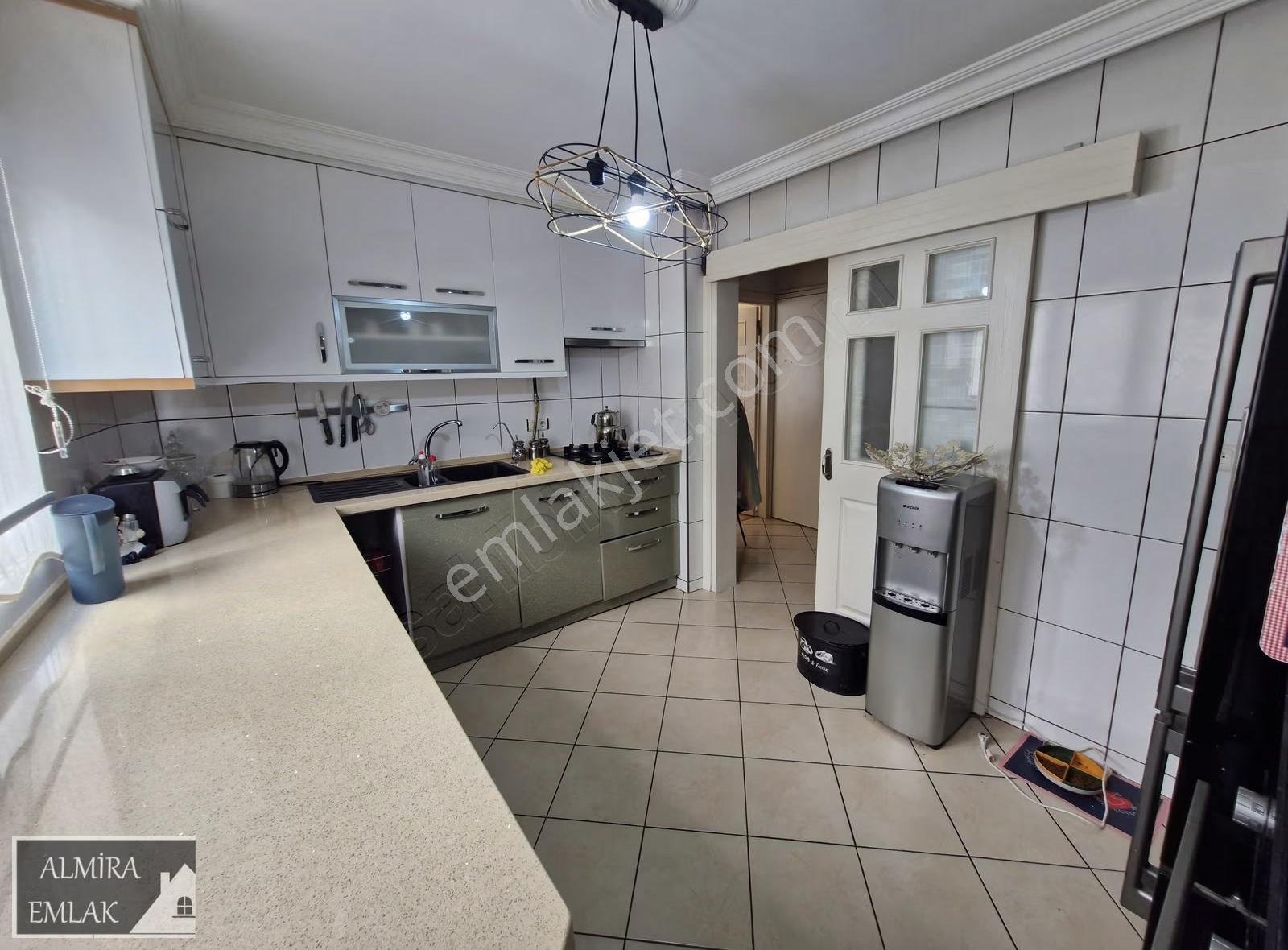 Deniz Ve Park Manzaralı 3+1 130m2 Bakımlı Ara Kat Köşe Daire - Görsel 24