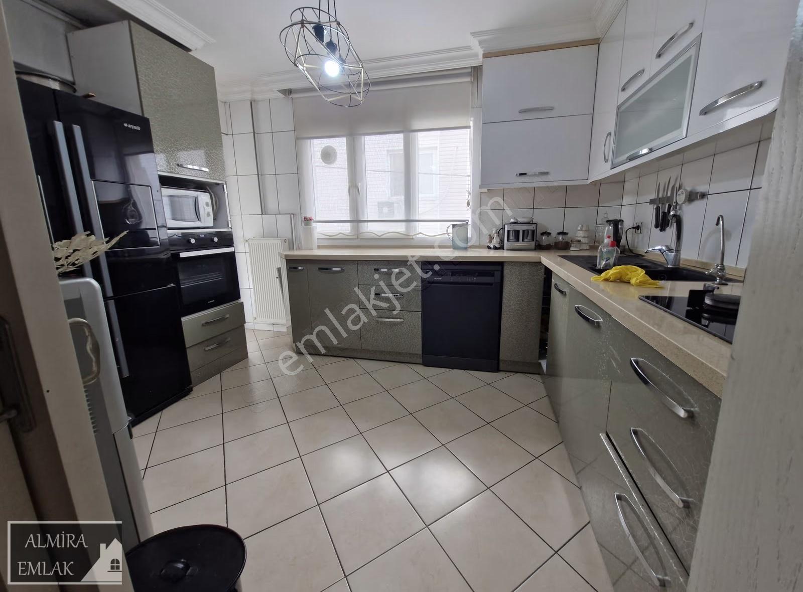 Deniz Ve Park Manzaralı 3+1 130m2 Bakımlı Ara Kat Köşe Daire - Görsel 25
