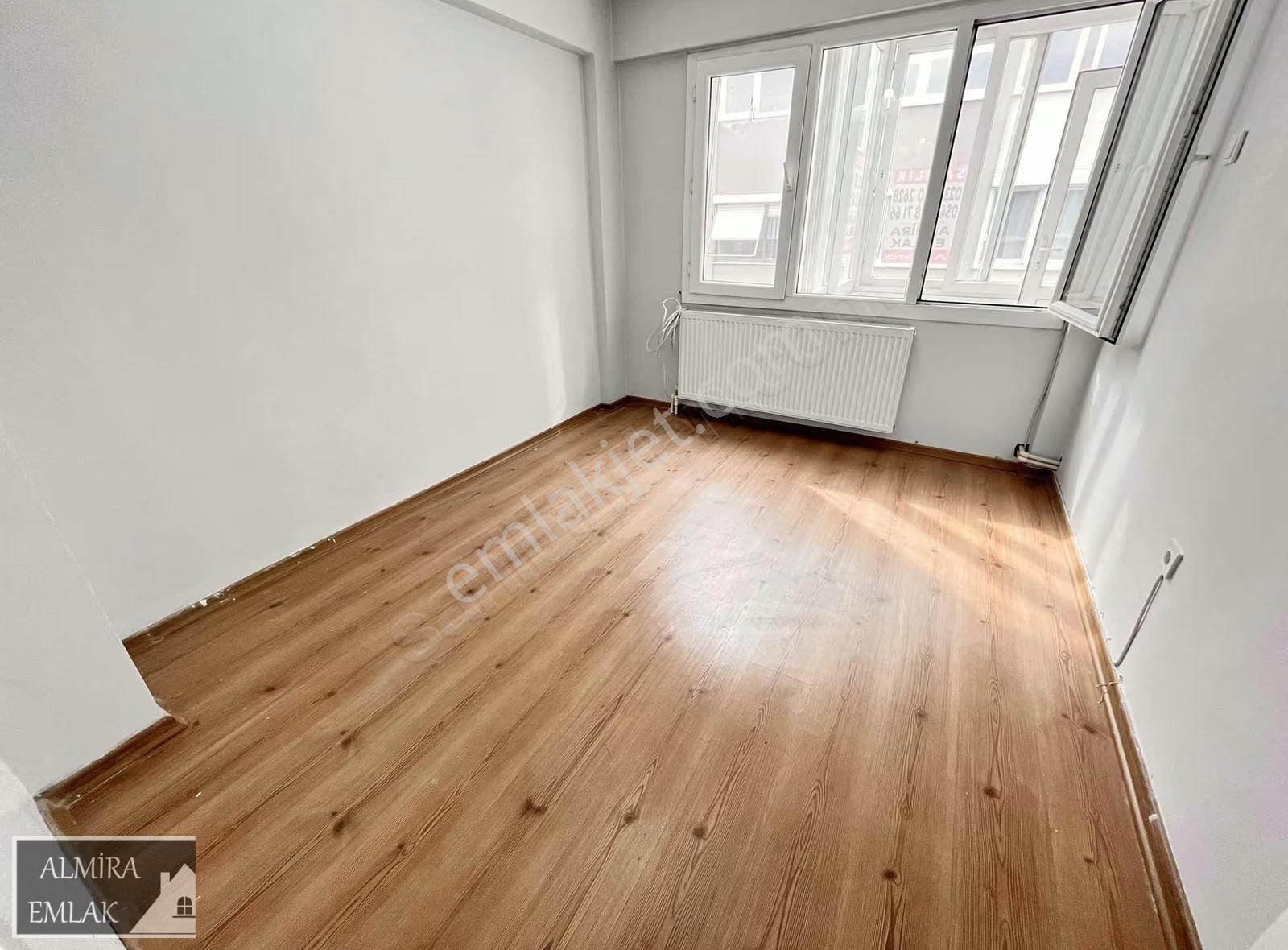 İnönü Cadde Arka Sokağı 3+1 Bakımlı D.gazlı Merkezi Yerde - Görsel 5