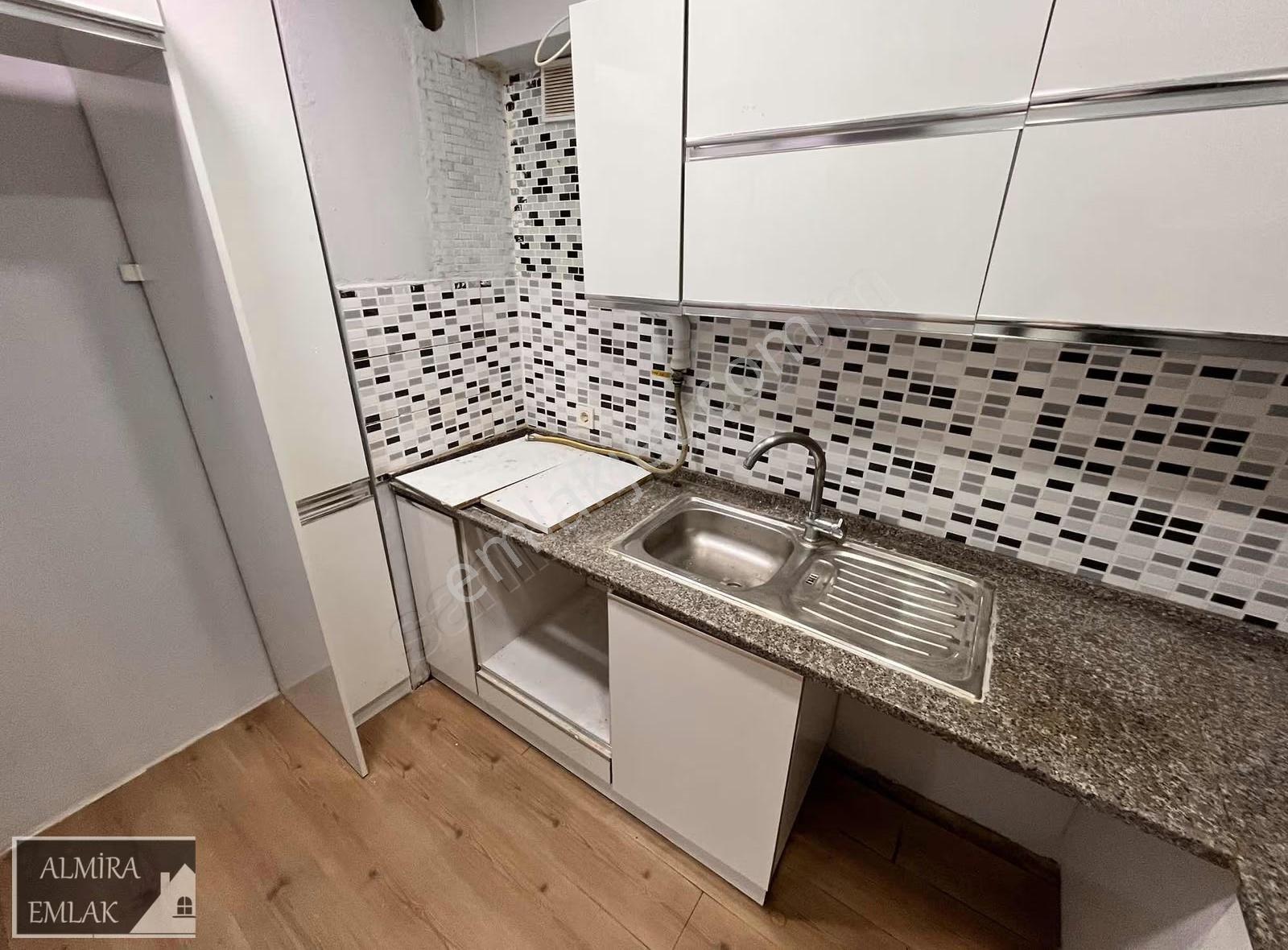 İnönü Cadde Arka Sokağı 3+1 Bakımlı D.gazlı Merkezi Yerde - Görsel 4