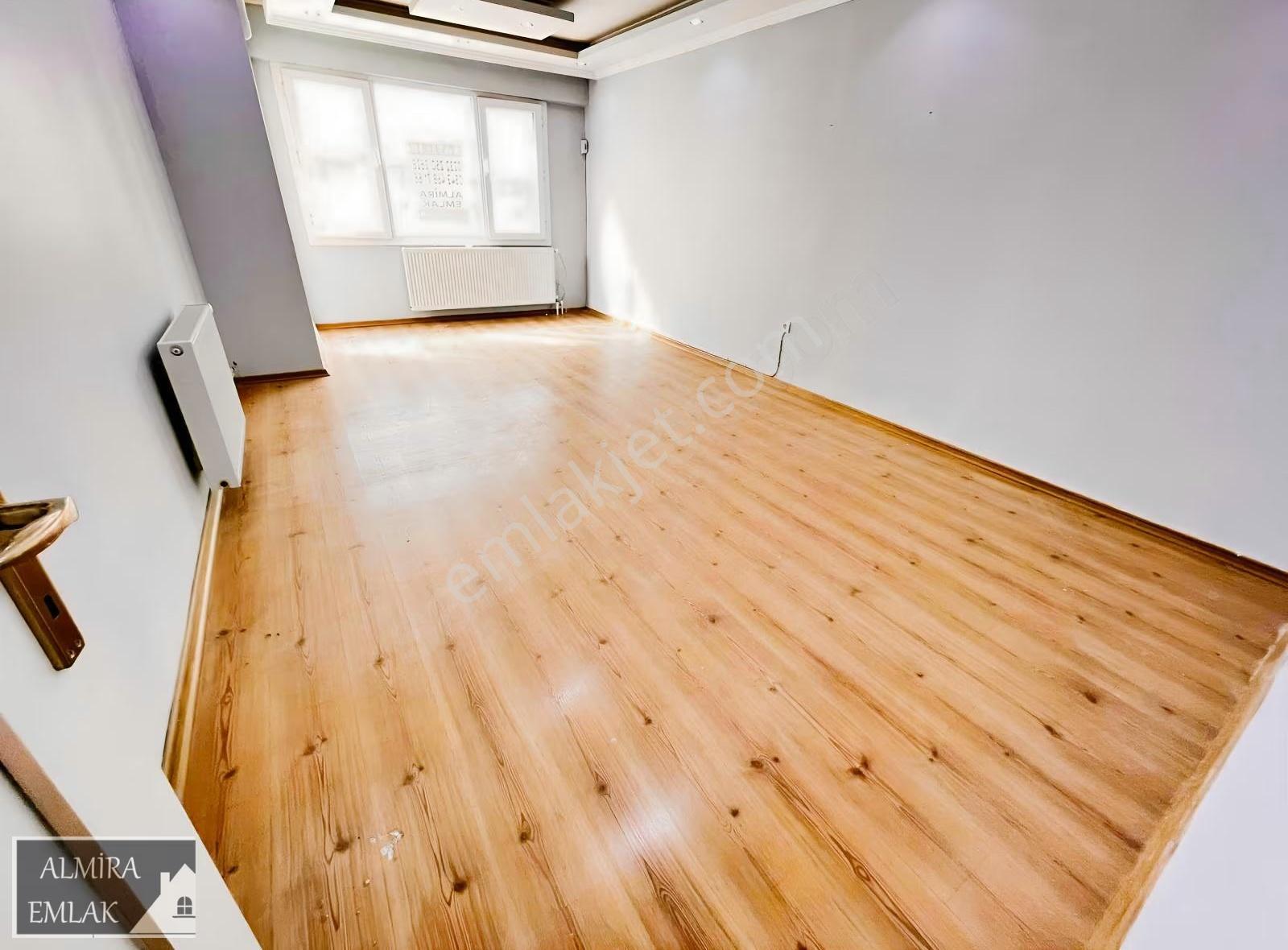İnönü Cadde Arka Sokağı 3+1 Bakımlı D.gazlı Merkezi Yerde - Görsel 3