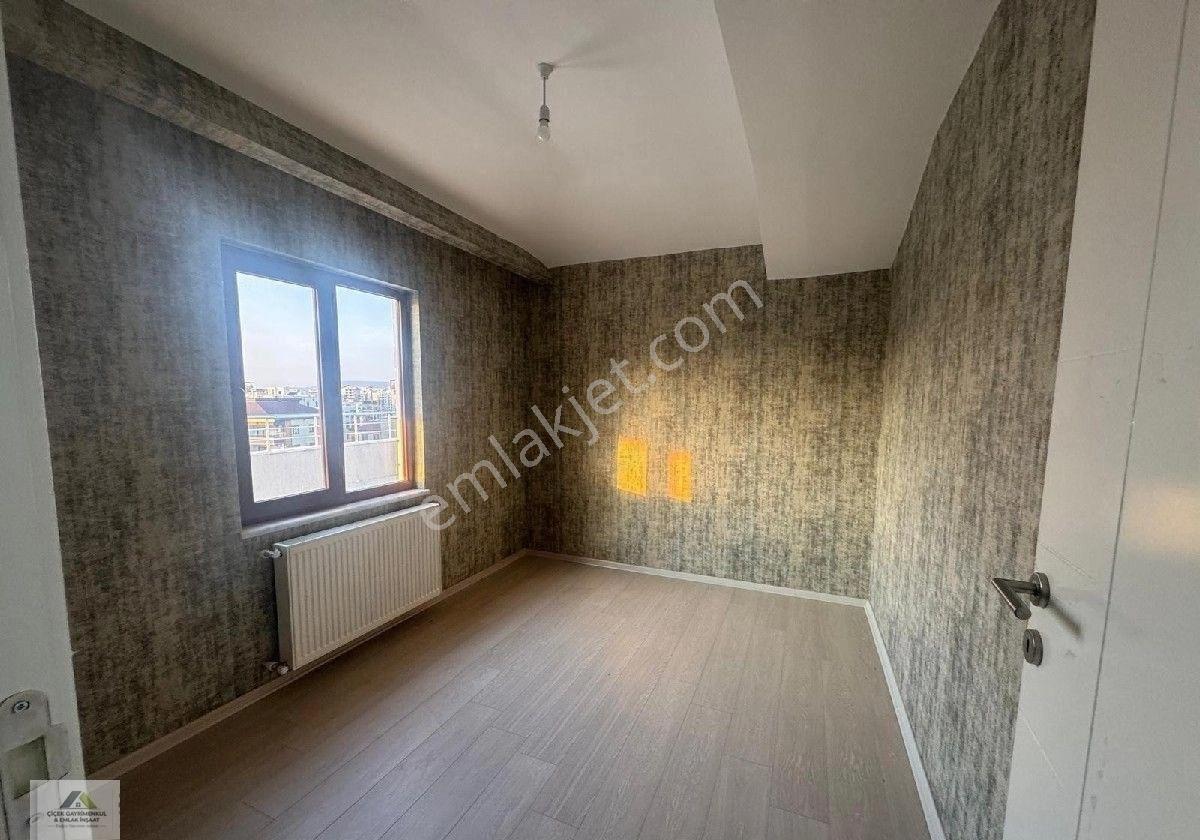 Şenevlerde Satılık 300 M2 7+1 Ultra Lüks Dubleks - Görsel 32