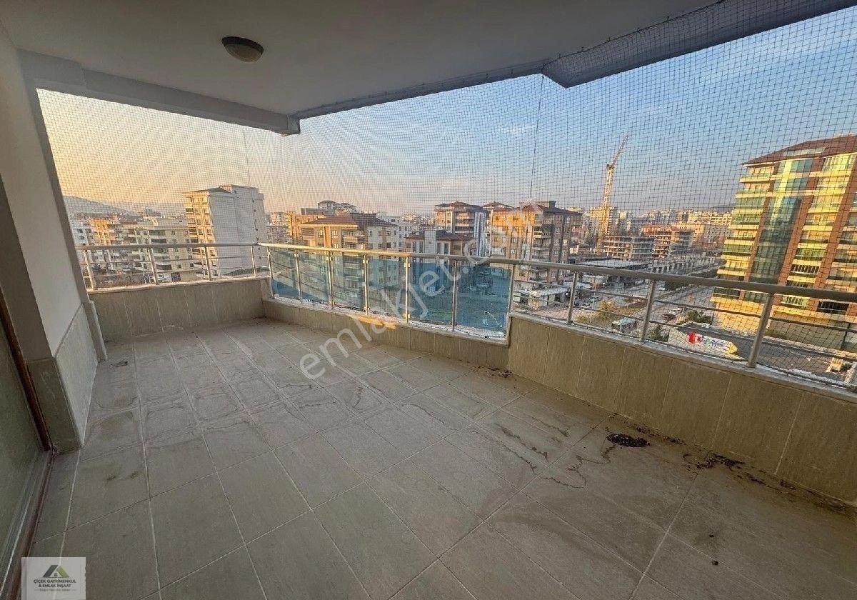 Şenevlerde Satılık 300 M2 7+1 Ultra Lüks Dubleks - Görsel 9