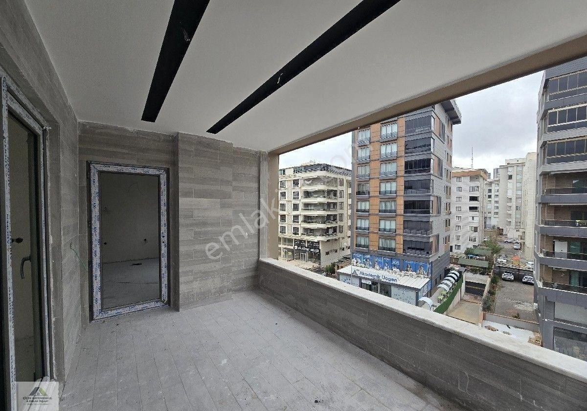 Atakent Mahallesinde Satılık Ultra Lüks Sıfır 4+1 Daire - Görsel 16