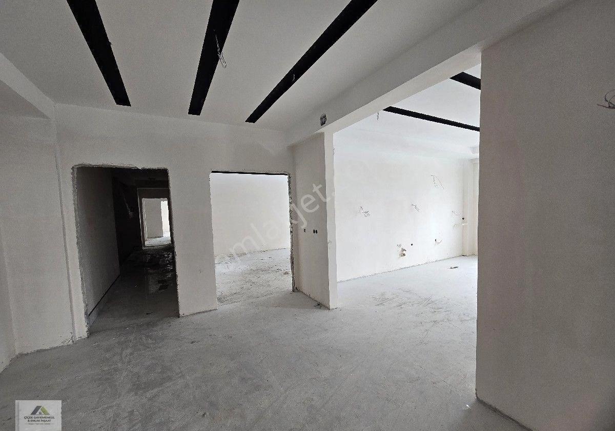 Atakent Mahallesinde Satılık Ultra Lüks Sıfır 4+1 Daire - Görsel 25