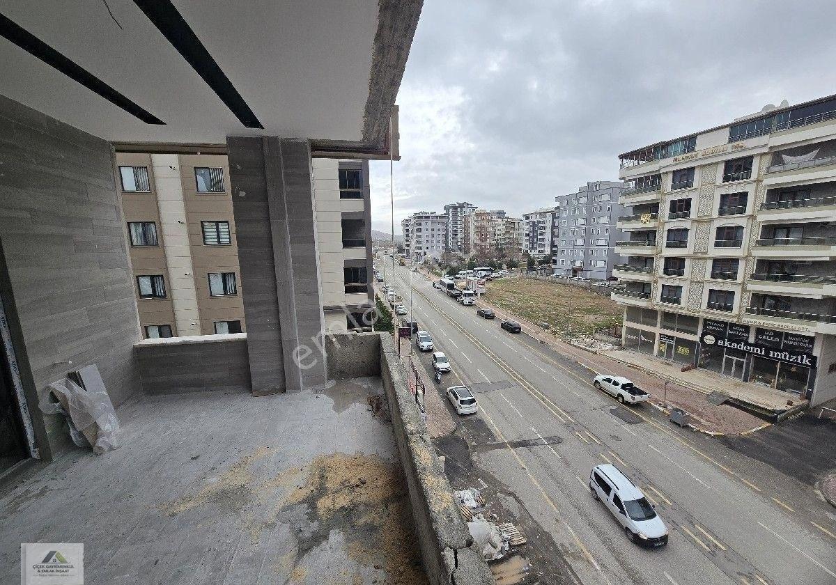 Atakent Mahallesinde Satılık Ultra Lüks Sıfır 4+1 Daire - Görsel 14