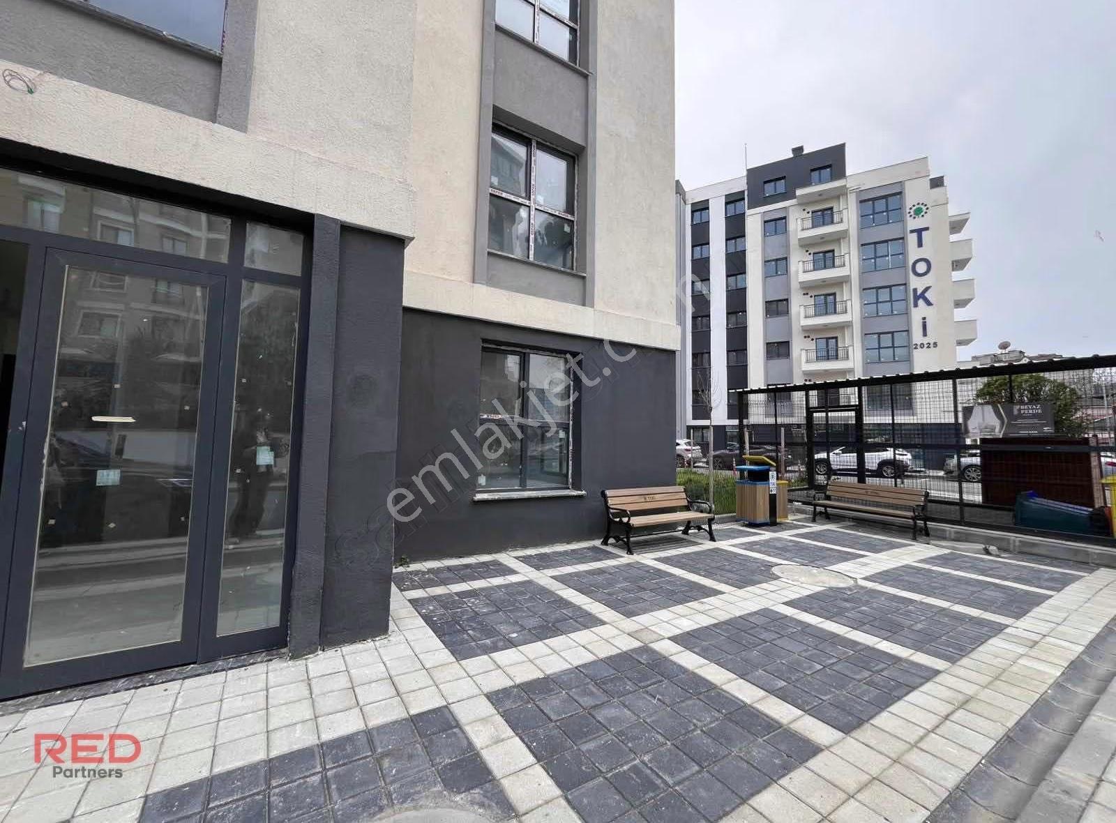 Tuzla Cami Mahallesinde Sıfır Yola Cephe 20 M² Kiralık Dükkan - Görsel 9