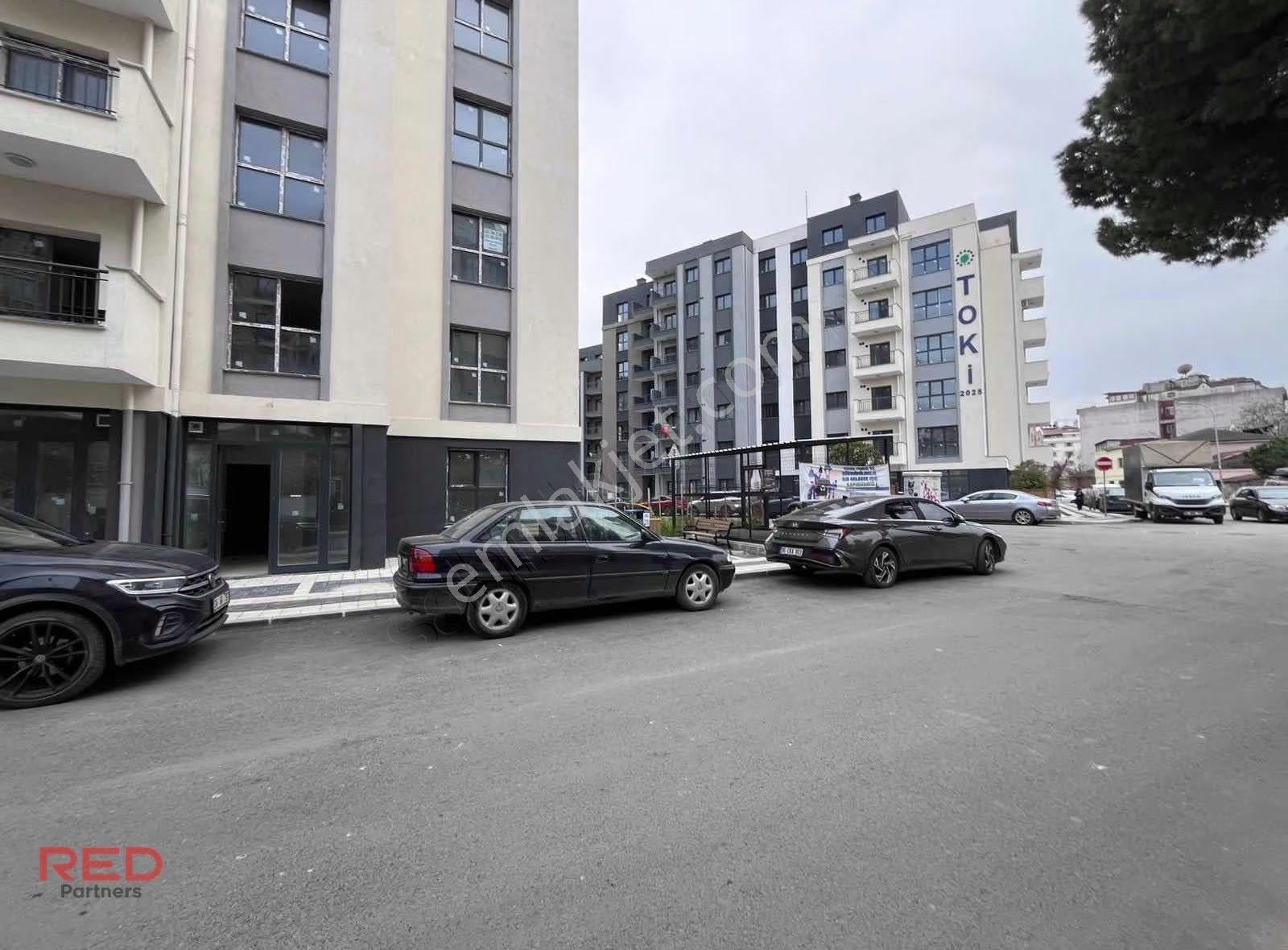 Tuzla Cami Mahallesinde Sıfır Yola Cephe 20 M² Kiralık Dükkan - Görsel 18