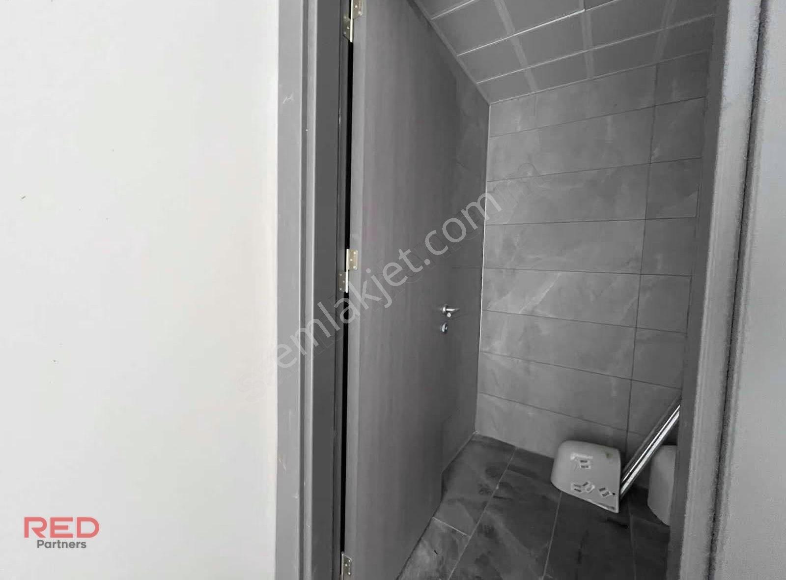 Tuzla Cami Mahallesinde Sıfır Yola Cephe 20 M² Kiralık Dükkan - Görsel 17