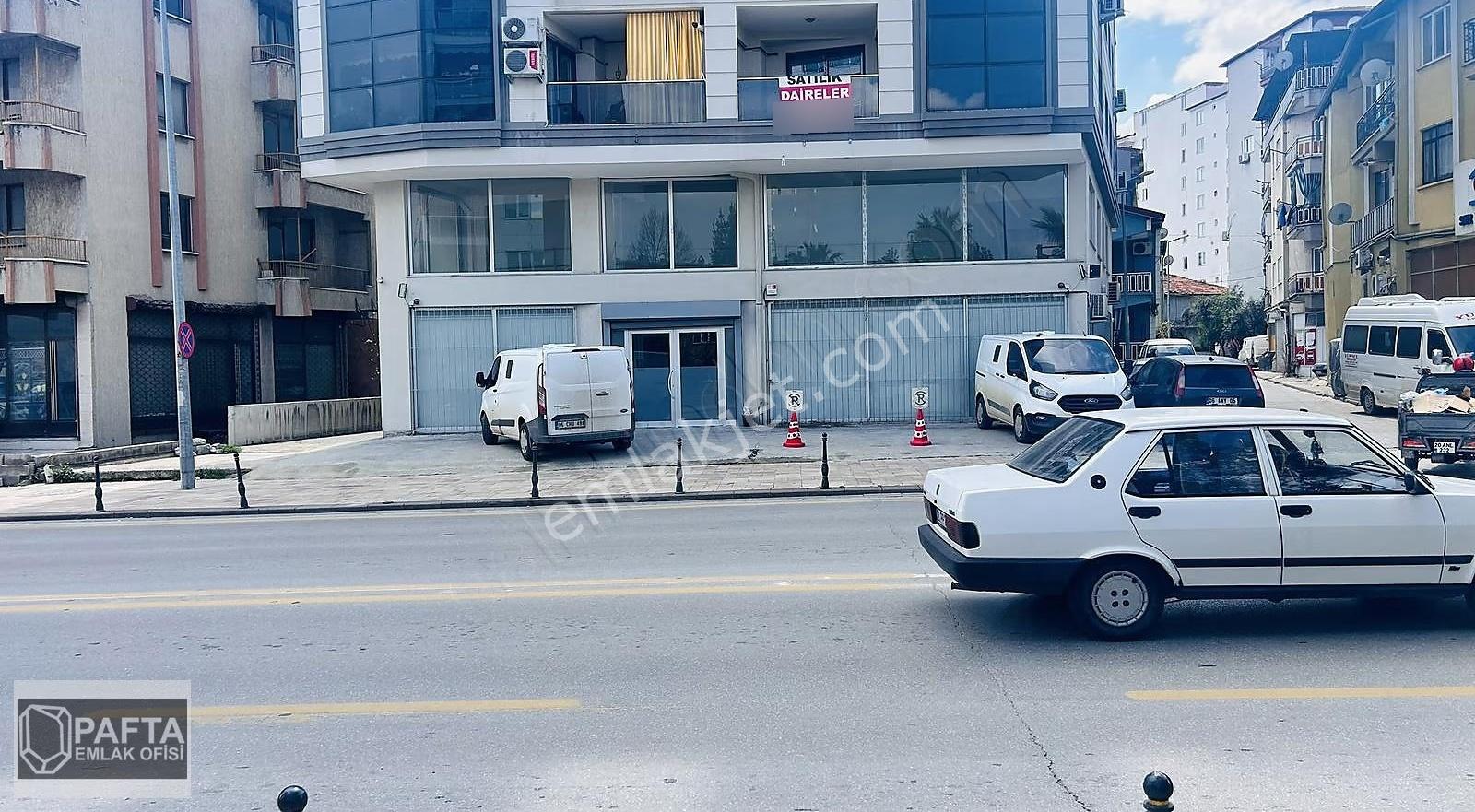 Atatürk Caddesi Üzeri Kiralık 900m2 İşyeri - Görsel 2