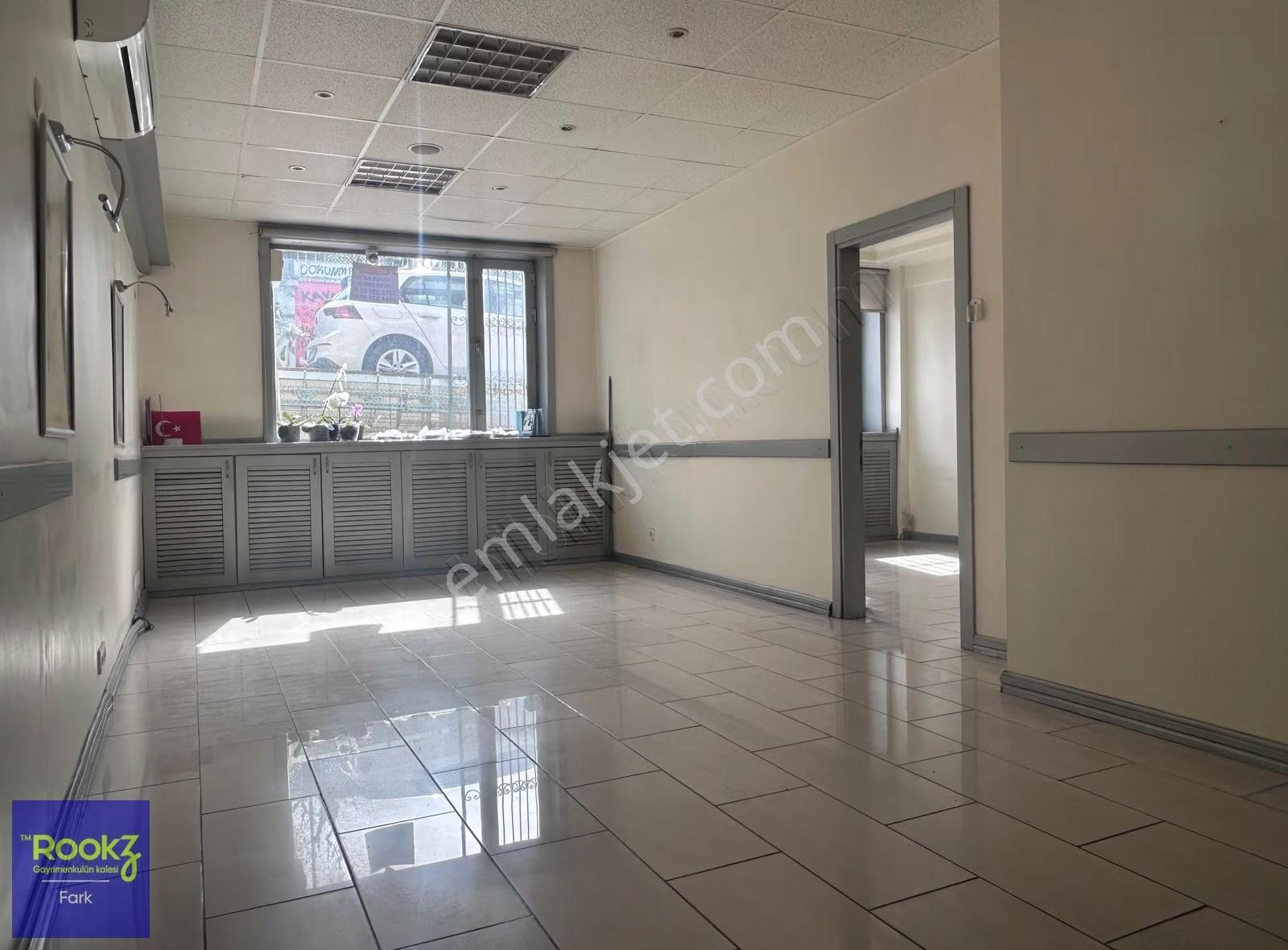 Şişli Teşvikiye Vitrinli Kiralık 2+1 Ofis Dairesi