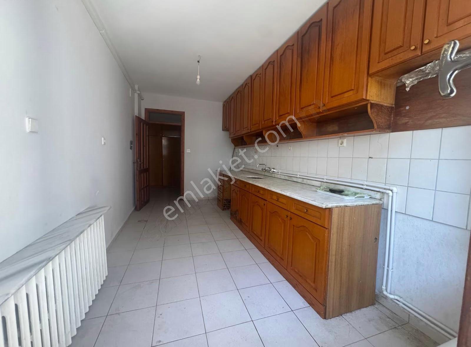 Çarşı Merkezinde Geniş Ferah 3+1 165 M² Şömineli Kiralık Daire - Görsel 16