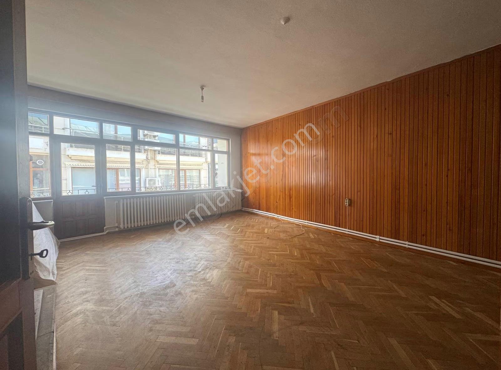 Çarşı Merkezinde Geniş Ferah 3+1 165 M² Şömineli Kiralık Daire - Görsel 15