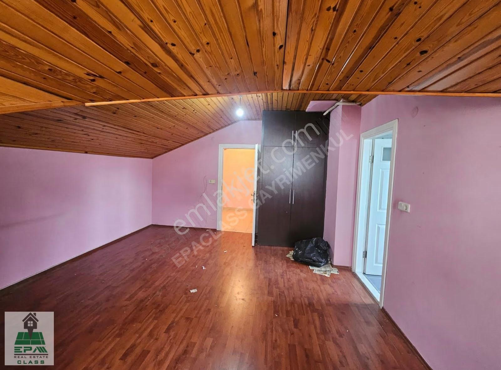 Sugözü Mahallesinde Satılık 6+1 Dublex Daire - Görsel 2