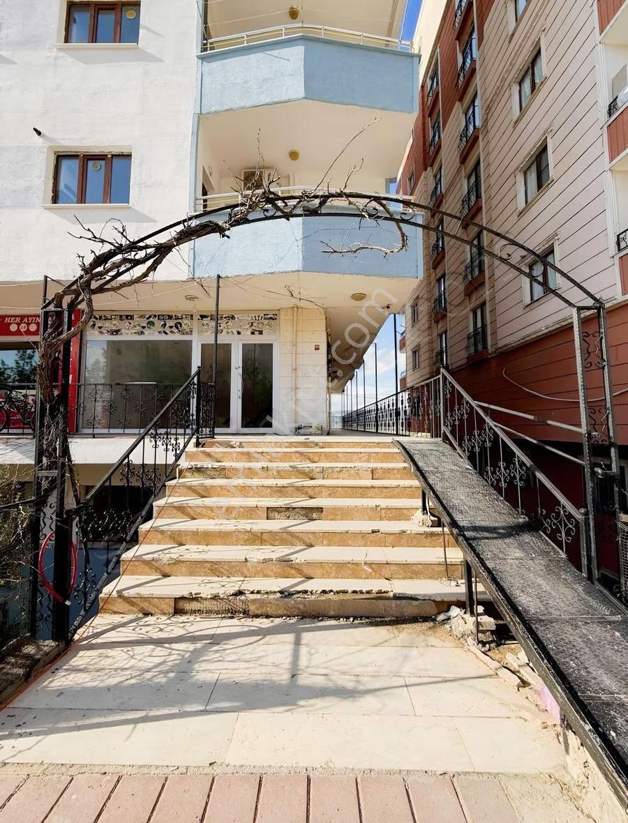 Gölbaştan Satılık Tek Daire Fiyatına Dükkan Artı Daire