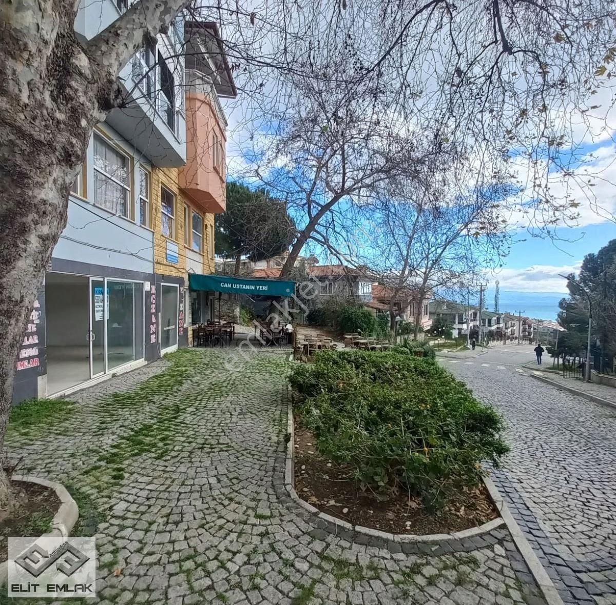Altınoluk Köy Meydanında Kiralık 200 Metrekare Dükkan