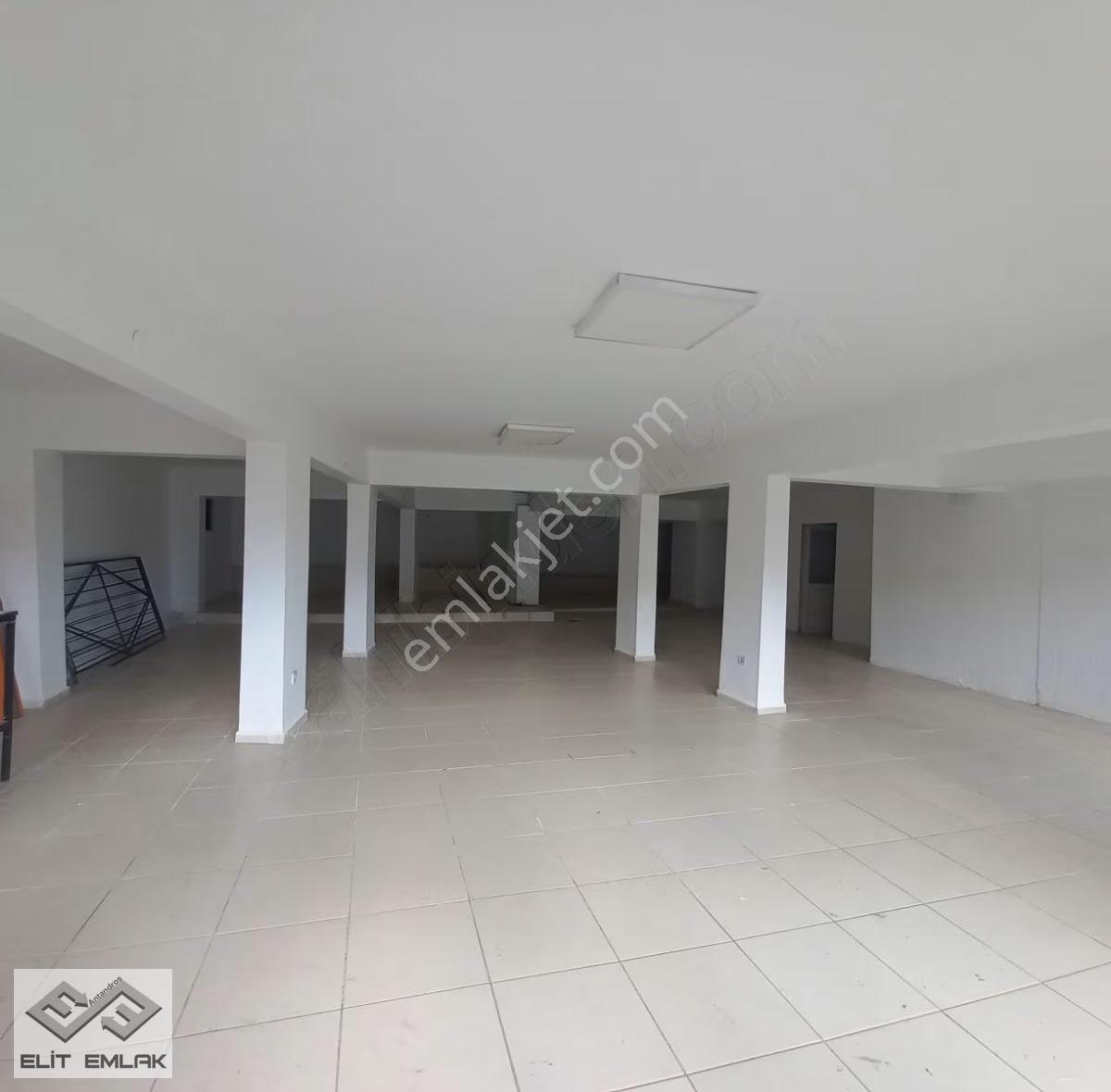 Altınoluk Köy Meydanında Kiralık 200 Metrekare Dükkan - Görsel 7