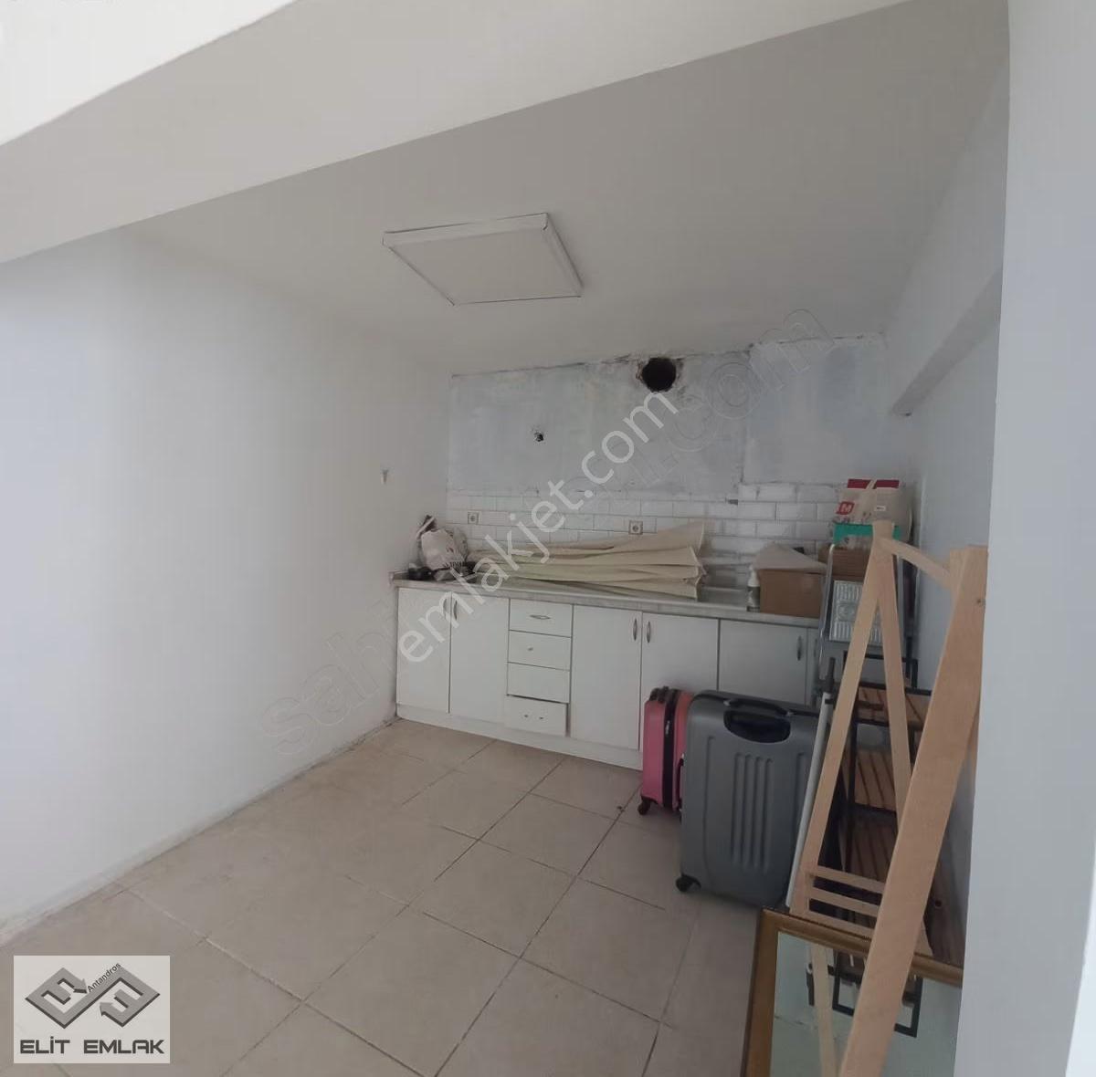 Altınoluk Köy Meydanında Kiralık 200 Metrekare Dükkan - Görsel 13